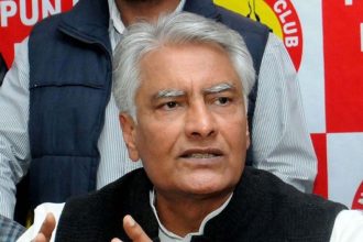 Sunil Jakhar AAP MLAs, Akal Takht hearing, Bhagwant Mann video row, Punjab politics, AAP Punjab MLAs, Sri Akal Takht Sahib, Mann video controversy, Sikh MLAs Punjab