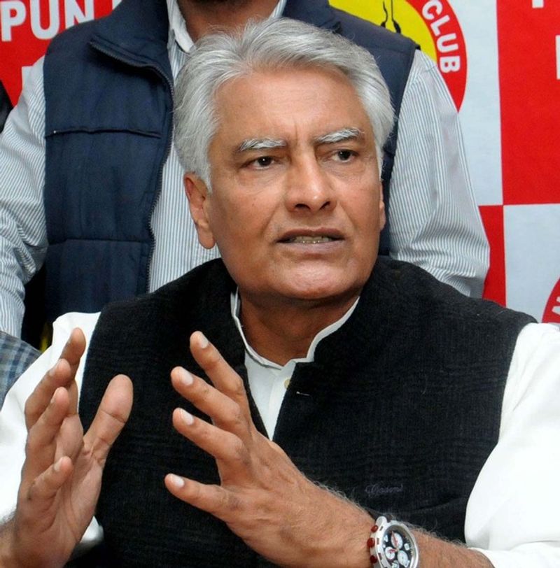 Sunil Jakhar AAP MLAs, Akal Takht hearing, Bhagwant Mann video row, Punjab politics, AAP Punjab MLAs, Sri Akal Takht Sahib, Mann video controversy, Sikh MLAs Punjab