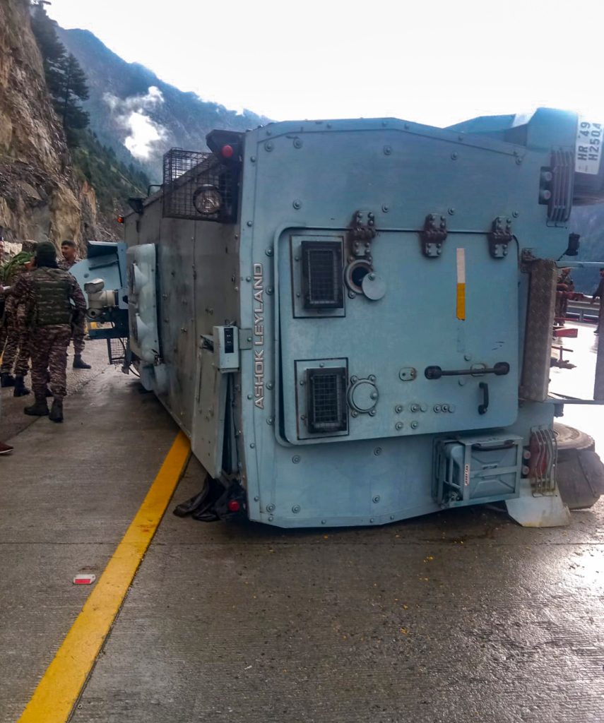 CRPF, Ganderbal Accident, Jammu Kashmir News, Sonamarg Tunnel, Srinagar Leh Highway, Amarnath Yatra Security, CRPF Vehicle Accident, Gund CRPF Camp, Kashmir News, Road Accident, Security Forces, Central Kashmir, J-K News