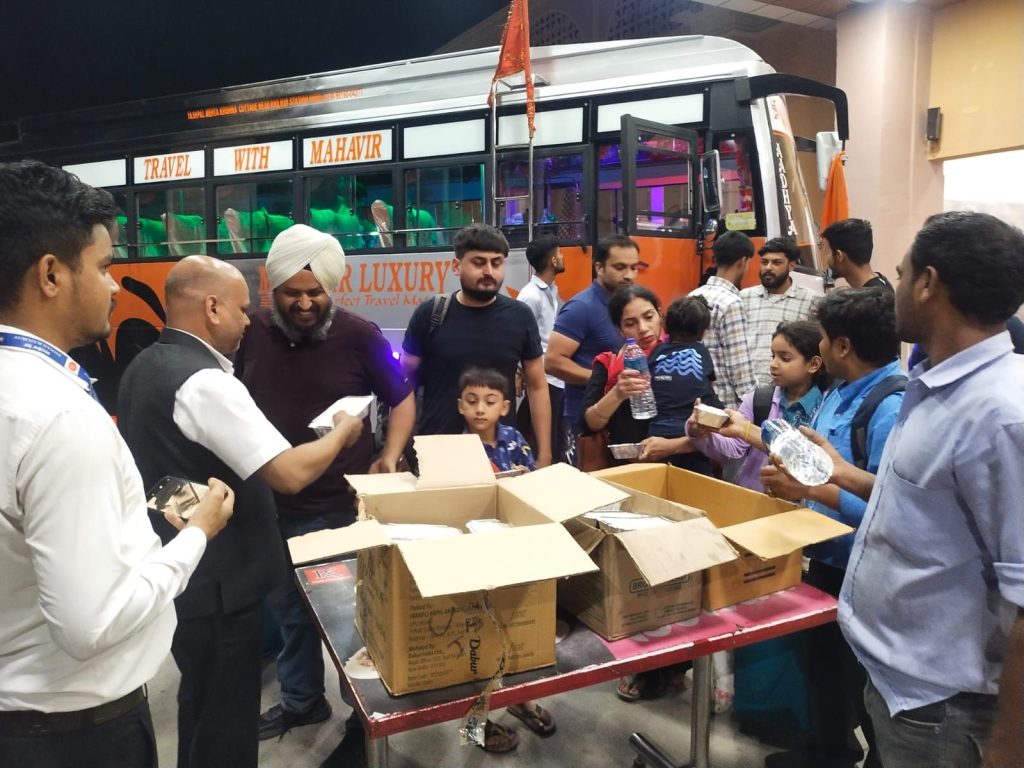 Kalka Shimla Railway, Hill Slip, Kathlighat, Kalka Shimla Route, Northern Railway, Shivalik Deluxe Express, Kalka Howrah Mail, UNESCO Railway, Rail Traffic Disrupted, Panchkula News, Himachal Rail News, Train Disruption, Railway Restoration, Ambala Division