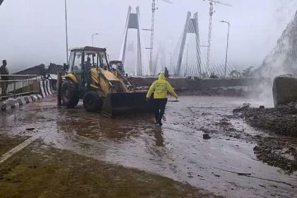 Pune Rain, Pune Landslide, Maharashtra Rain, Maval Tehsil, Patan Village, Visapur Fort, Khed Tehsil, NDRF, Pune Flooding, Lonavala News, Ghorawadi Railway Station, Pune Weather Alert, IMD Red Alert, Heavy Rainfall, Maharashtra News, Rescue Operation
