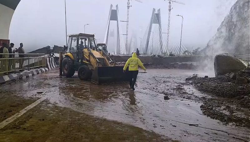 Pune Rain, Pune Landslide, Maharashtra Rain, Maval Tehsil, Patan Village, Visapur Fort, Khed Tehsil, NDRF, Pune Flooding, Lonavala News, Ghorawadi Railway Station, Pune Weather Alert, IMD Red Alert, Heavy Rainfall, Maharashtra News, Rescue Operation